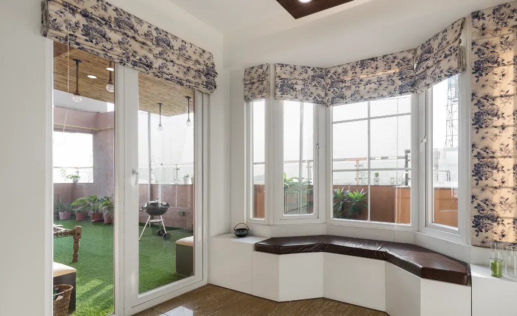Why are wooden blinds and roman blinds mostly preferred in blinds?